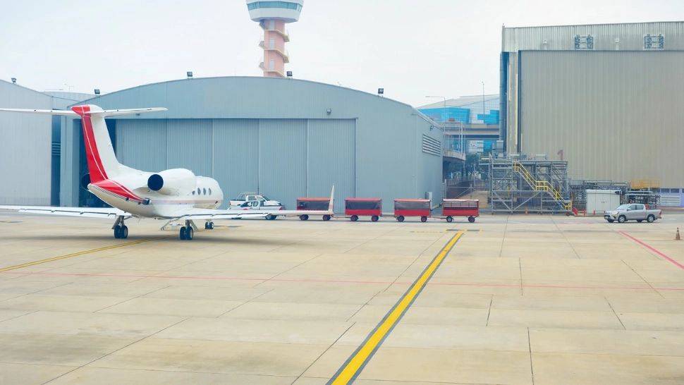 Avioanele oligarhilor ruși zboară liber prin Europa, în ciuda sancțiunilor