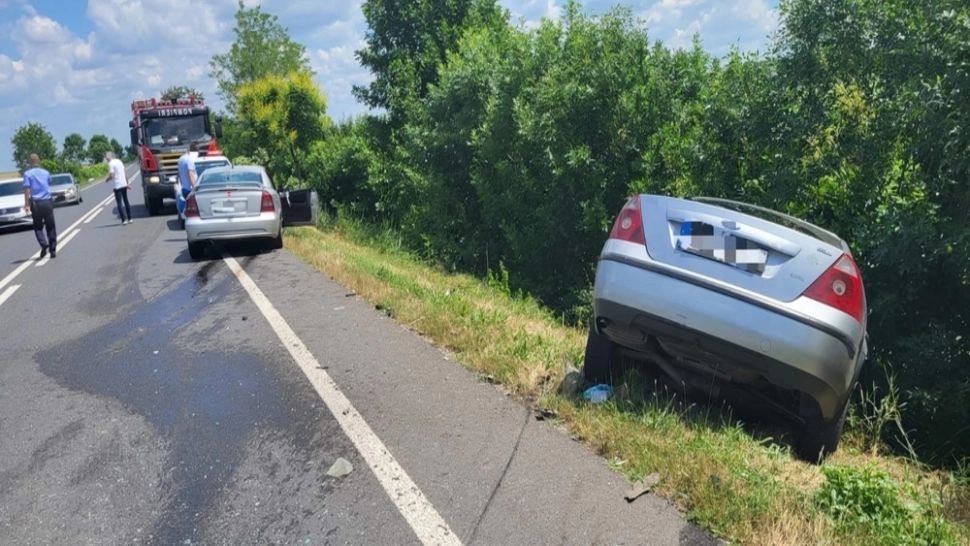 Accident grav în Giurgiu. O mamă și bebeluşul ei au ajuns la spital în urma unui impact violent
