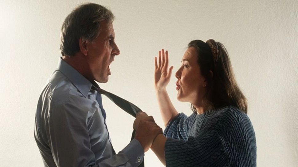 O ieșeancă va petrece 30 de zile în arest după ce și-a bătut tatăl