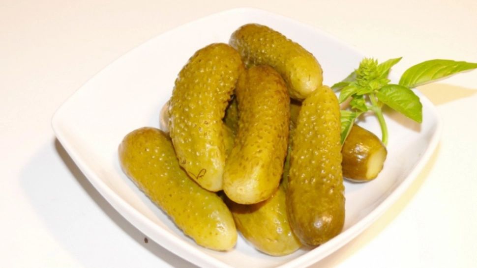 Cei mai buni castraveţi muraţi în saramură. Rețeta bunicii 