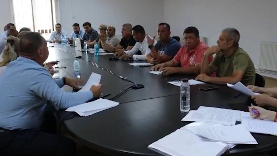 Scandal la o primărie: un consilier a venit beat la ședință - Alesul a fost lăsat să voteze