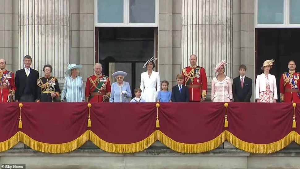 Jubileul Reginei Elisabeta a II-a. LONDRA, scena unui spectacol FABULOS - FOTO + VIDEO
