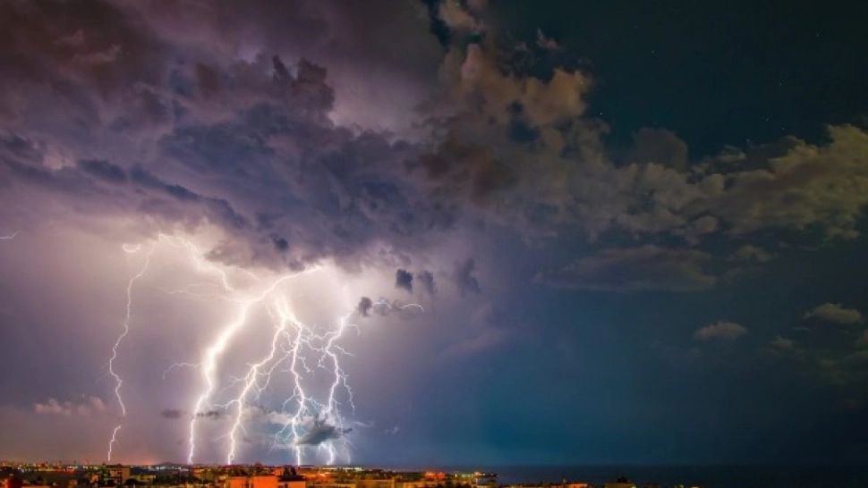 ALERTĂ meteo! Cod portocaliu de fenomene extreme - Zonele vizate de vijelii și grindină