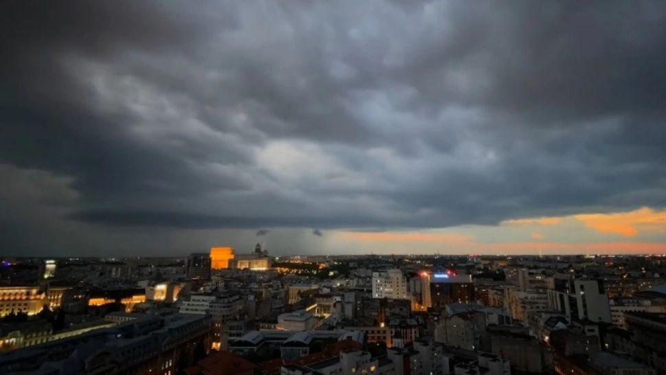 Prognoză meteo specială pentru București. Ploi și vânt până luni seară