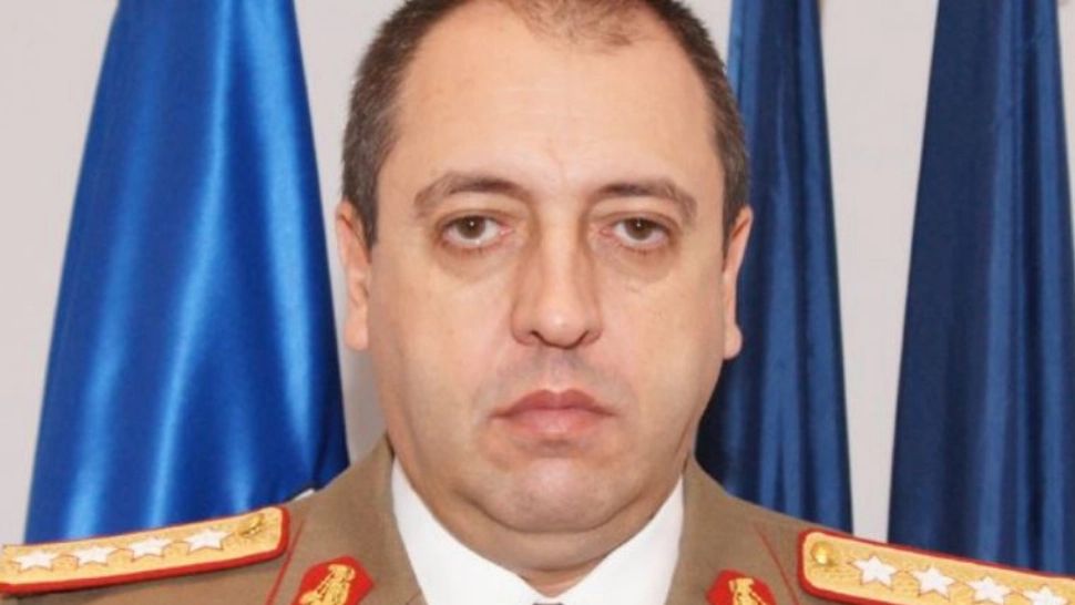 Șeful Direcției Informații a MApN a ieșit la pensie la limită de vârstă. Generalul Hăpău a fost felicitat de ministrul Apărării