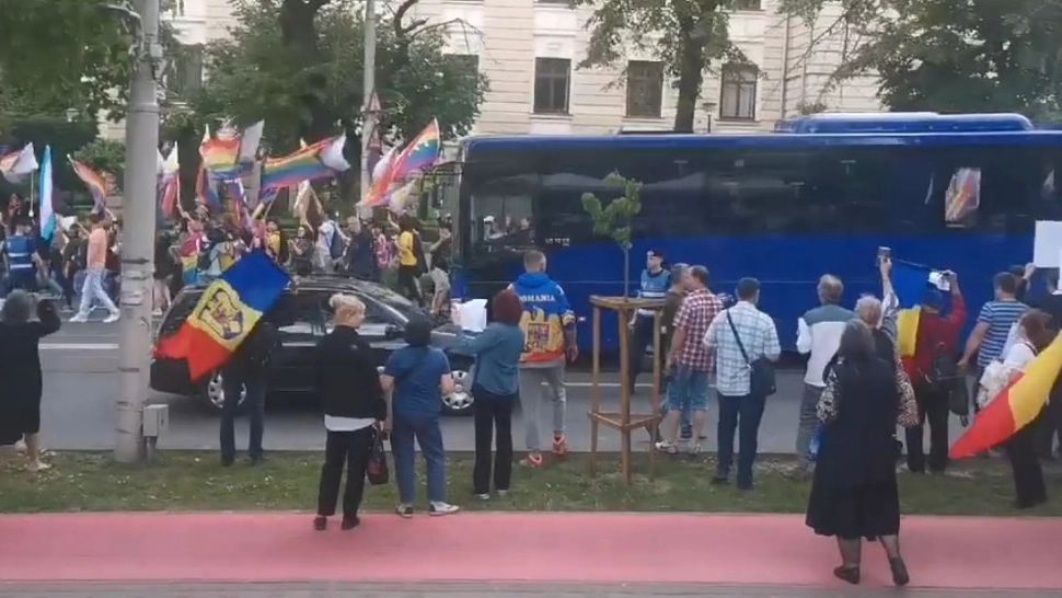 VIDEO | Incidente la Iași între participanții la „Iași Pride” și un grup de contestatari