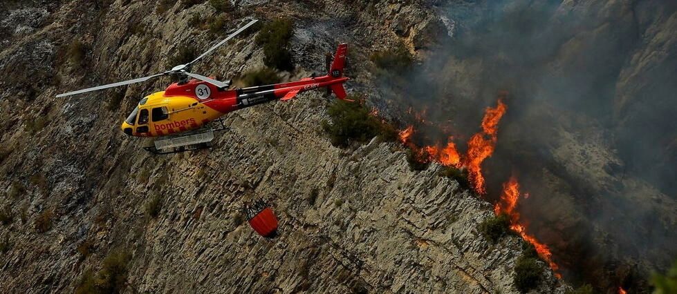 3000 de oameni evacuați dintr-un parc de distracții din Spania, în urma unui incendiu provocat de caniculă 