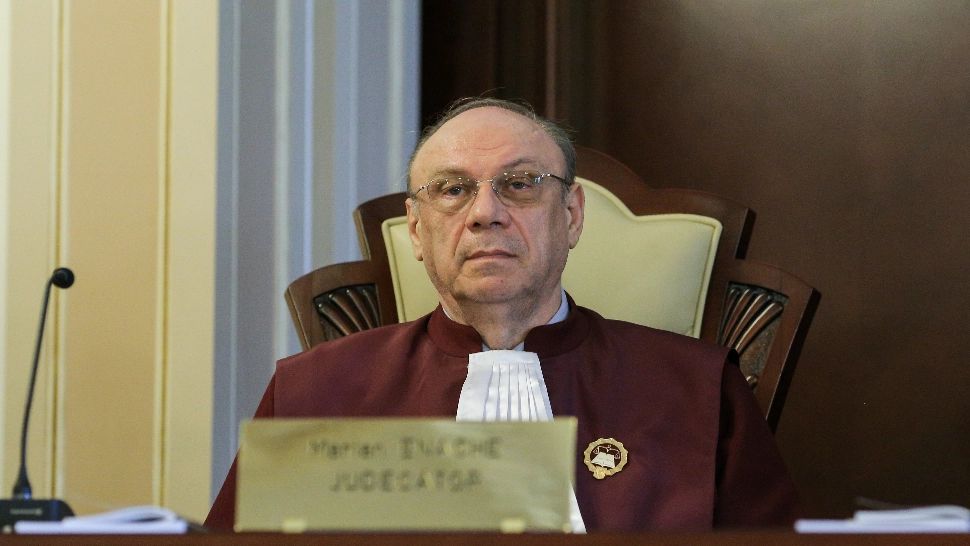 A fost ales noul președinte al Curții Constituționale - A fost votat în unanimitate