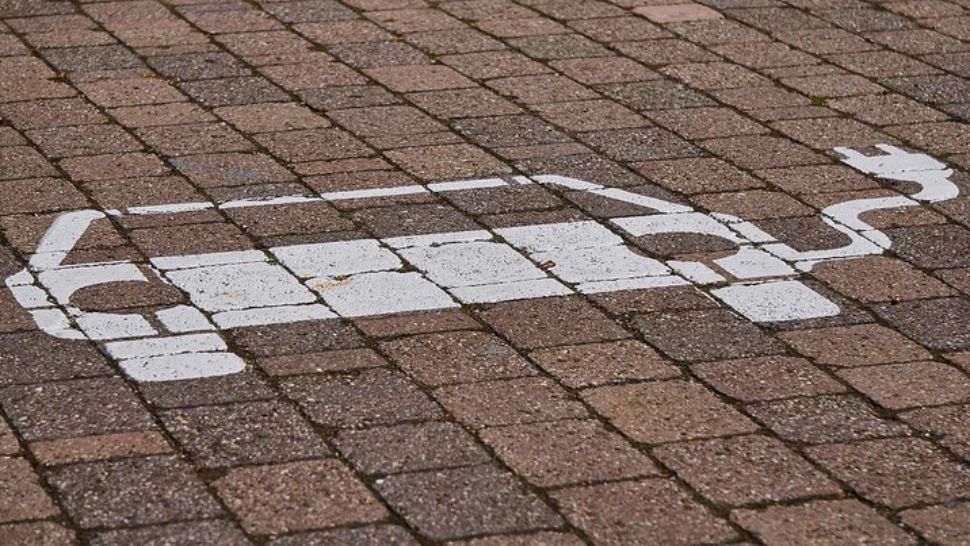 Aproape 50.000 de mașini electrice, rechemate în service - probleme grave, risc de accident