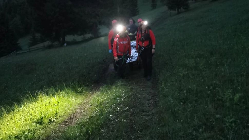 Misiune pe viață și pe moarte a salvamontiștilor - Victima a fost resuscitată chiar pe munte