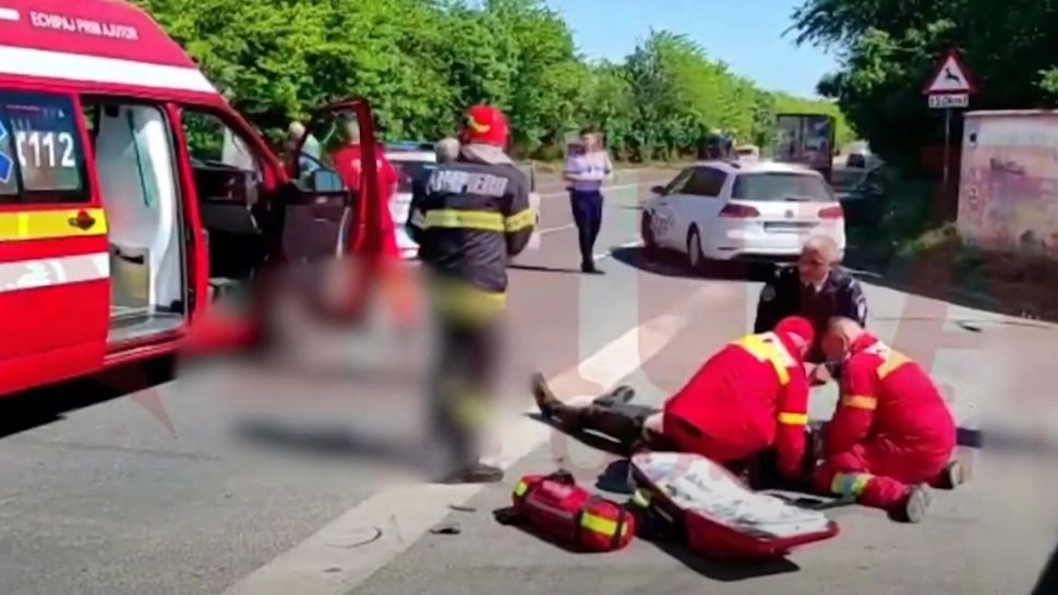 VIDEO | Accident grav, în Ploiești. Motociclist mort pe loc, după ce a intrat într-o mașină de pe contrasens