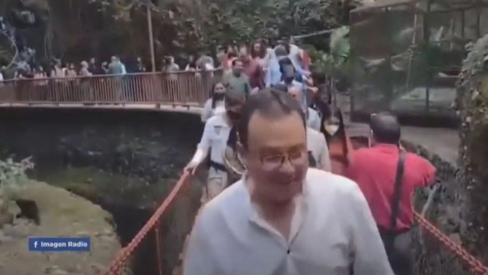 Un pod s-a prăbușit chiar la inaugurare - 25 de oameni au fost răniți - VIDEO 