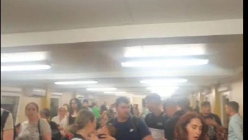 150 de pasageri ai unui zbor Suceava – Dublin, ținuți într-un container timp de oră