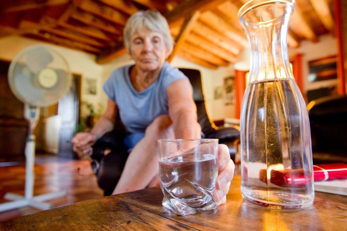 Cum să îţi răcoreşti camera pe CANICULĂ. Trucuri simple şi eficiente