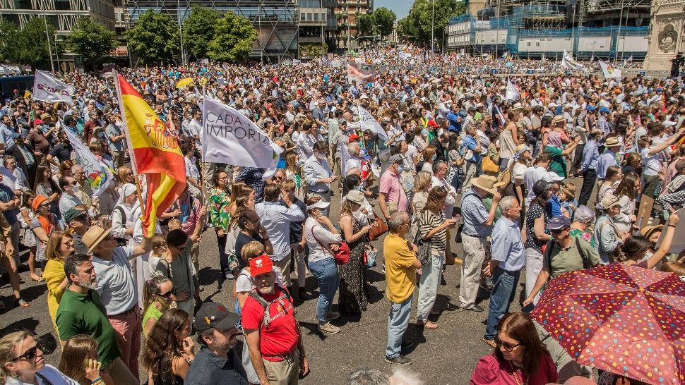 Protest de amploare la Madrid față de summitul NATO. Mii de oameni au ieși în stradă – VIDEO&FOTO
