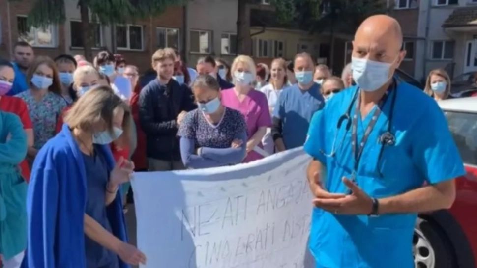 Medicii amenință cu proteste de amploare. În unele ministere salariile cresc și cu 50%