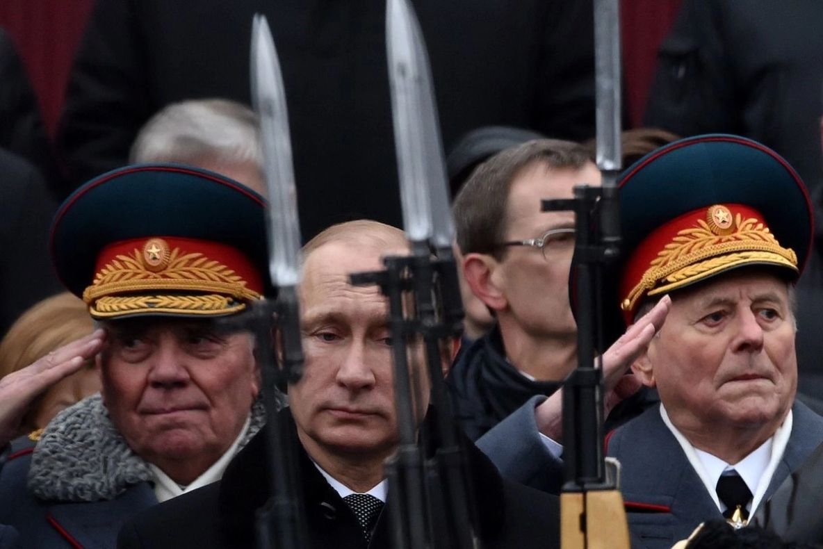 Kremlinul cere capitularea trupelor ucrainene. "Războiul se poate încheia până diseară"