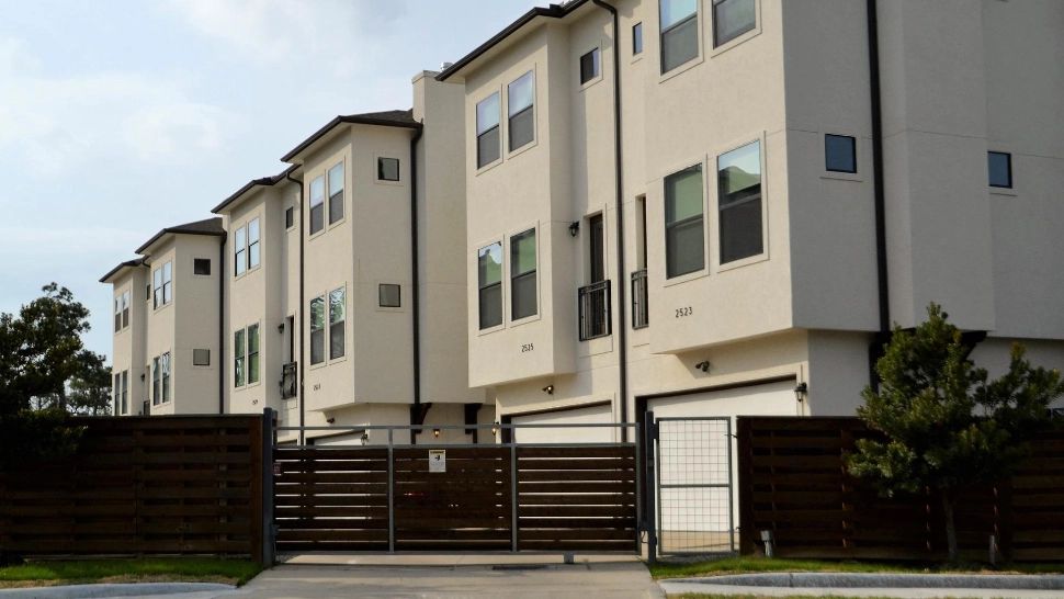 Ruşii, principalii cumpărători de locuinţe în Turcia