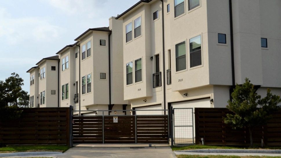 Cum păcălesc dezvoltatorii imobiliari autoritățile. Anchetă de amploare în Sectorul 2 al Capitalei