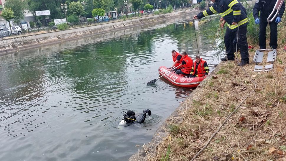 Un bărbat a murit înecat în Dâmbovița. Salvatorii au încercat să-l resusciteze însă fără succes