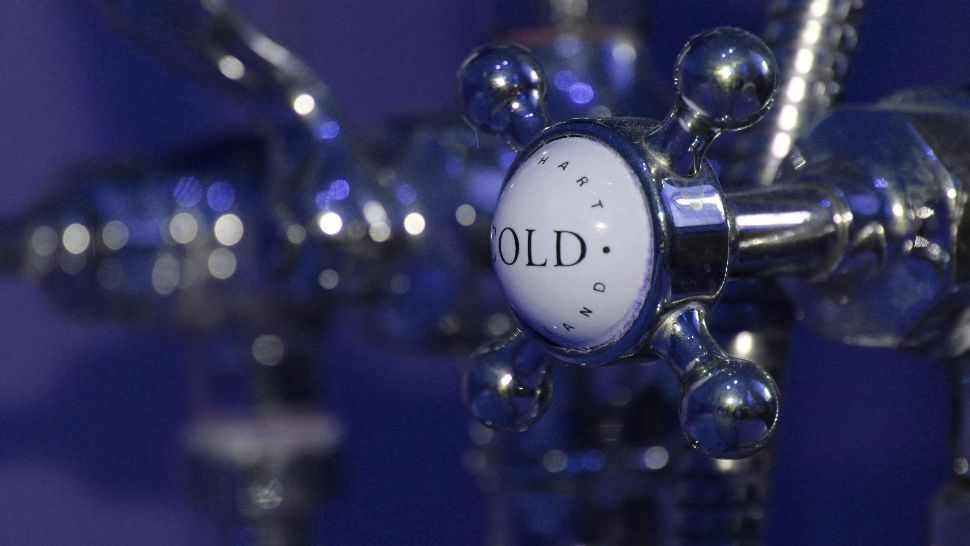 Criza prelungită, în Ploiești. În mijlocul verii, cei racordați la sistemul centralizat de termoficare fac duș cu apă rece