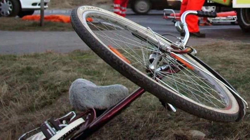 Accident mortal în Vrancea. Un copil de 9 ani, spulberat de o autoutilitară în timp ce mergea pe bicicletă - FOTO