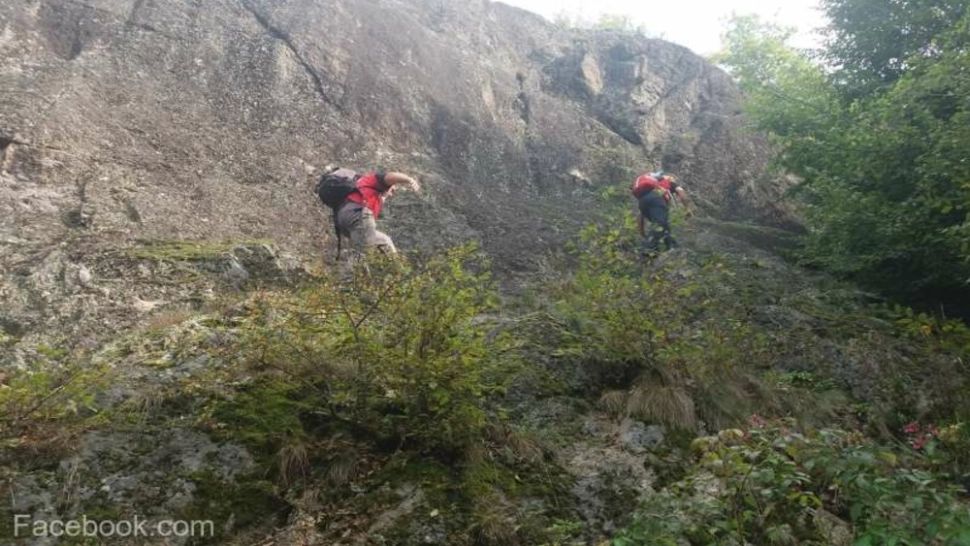 Un bărbat care s-a abătut de la traseu, în Masivul Retezat, a fost găsit mort