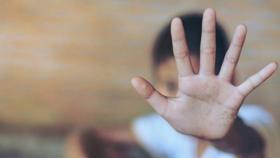 Scene ȘOCANTE într-un cămin de copii - Un băiat de 14 ani, umilit și bătut ca în ringul de box - VIDEO