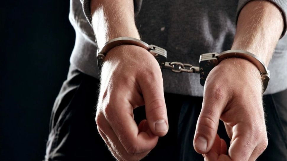 Bărbat de 64 de ani, reţinut pentru corupere sexuală a minorilor. Ce le punea pe victime să facă