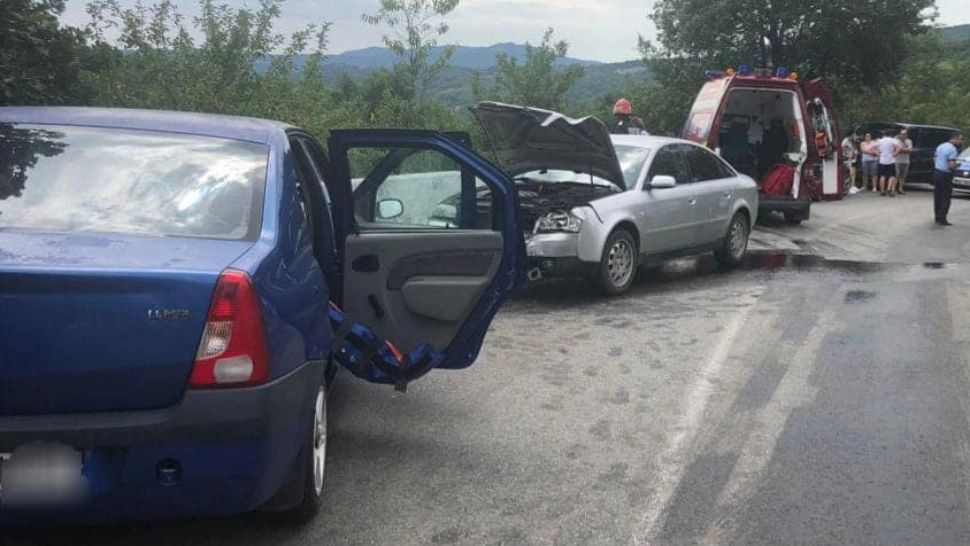 Accidente în lanț în Mehedinți - Cel puțin 9 VICTIME și trafic  blocat - FOTO