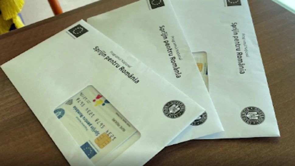 Românii își vând voucherele sociale pentru 100 de lei! Banii, folosiți pentru BĂUTURĂ