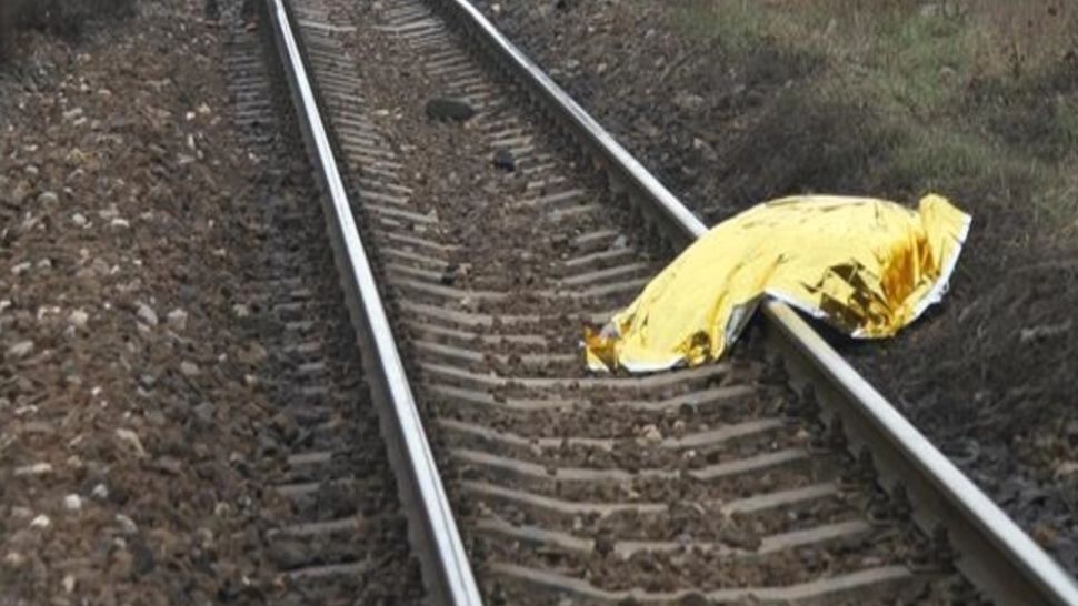 Un bărbat de 42 de ani S-A ARUNCAT în fața unui tren, pe ruta Cluj-Teiuș! Incident ȘOCANT