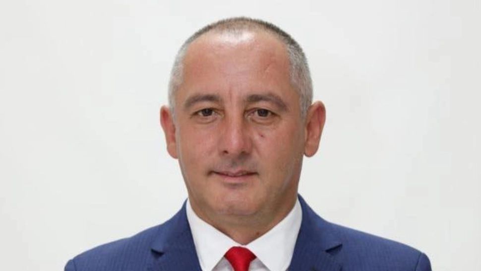 Un primar din Gorj, reacție șocantă: „I-aș băga în pușcărie, i-aș împușca pe cei care udă porumbul!”