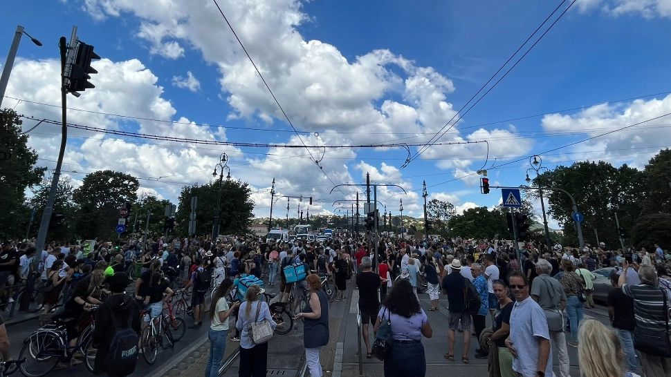 Protest uriaș în Ungaria împotriva lui Viktor Orban - PODUL din Budapesta, blocat de 1.000 de oameni - FOTO&VIDEO