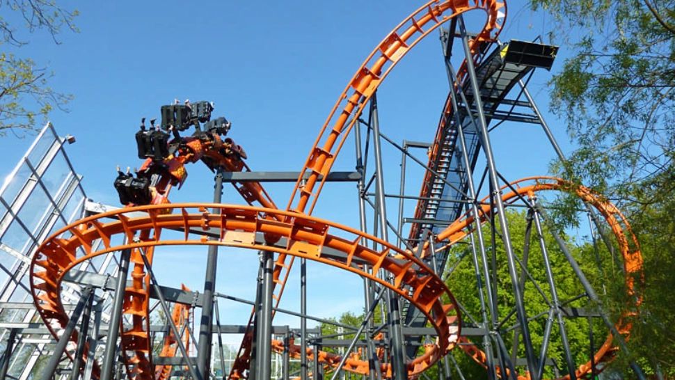 Tragedie într-un parc de distracții. O adolescentă a murit, iar alți 2 copii au fost răniți după o cursă într-un carusel – FOTO