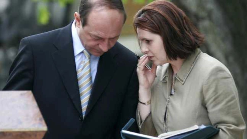 Dezvăluire bombă a Adrianei Săftoiu în dosarul PETROV. Ce i-a spus Traian Băsescu când l-a întrebat dacă a colaborat cu Securitatea -VIDEO 