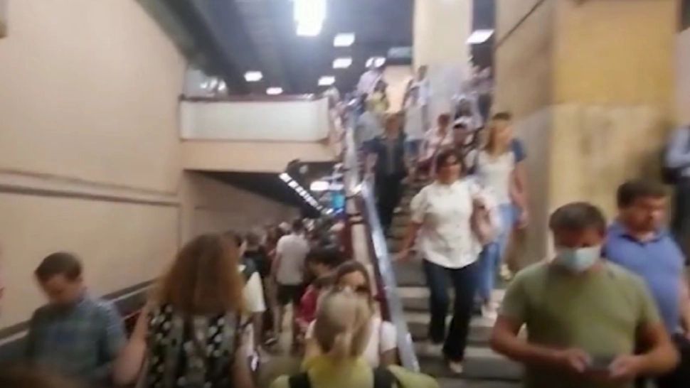 ÎNTÂRZIERI și AGLOMERAȚIE de nedescris la metrou, în plină perioadă a vacanțelor. Explicația Metrorex - VIDEO