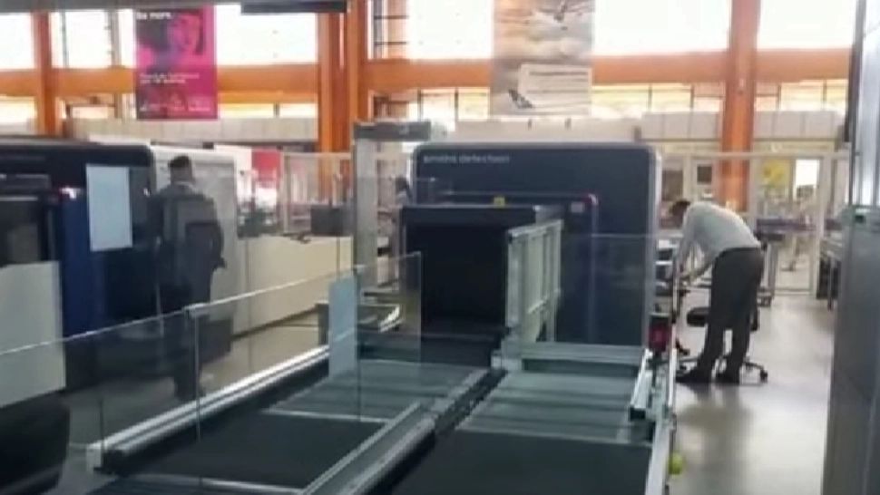 ADIO cozi imense: tehnologie de ultraperformantă pe aeroport! Lichidele nu mai trebuie scoase din bagajele de mână