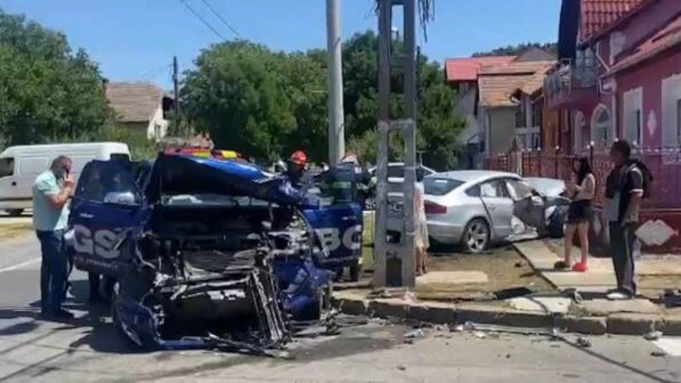 Accident cumplit în Timișoara: 3 victime, dintre care și un copil de 5 ani - VIDEO