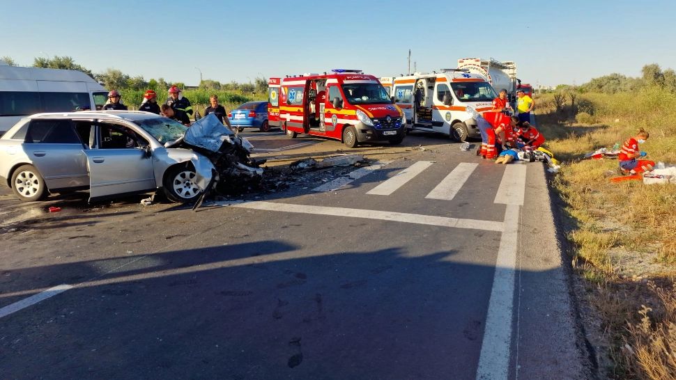 Accident grav în Năvodari, în zona rafinăriei Petromidia. Trei persoane sunt rănite