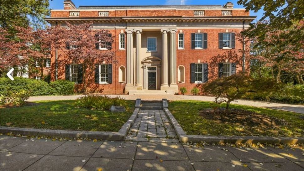 Ambasadorul României în SUA s-a mutat într-o reședință de lux cu 46 de camere. Suma fabuloasă plătită pe chirie