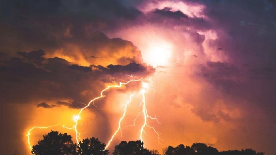 Alertă METEO: Cod portocaliu de vijelii, ploi torențiale și grindină - Care sunt județele afectate