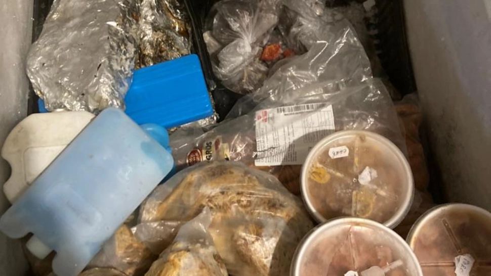 Controale la sânge ale ANPC, în plin sezon estival, la operatorii economici din Brașov și Prahova! NEREGULIE găsite și primele MĂSURI luate - GALERIE FOTO