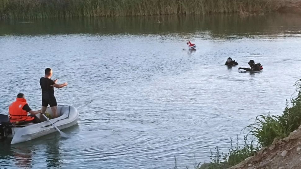 Tânăr din Olt, găsit MORT într-un lac! Este luat în calcul SUICIDUL