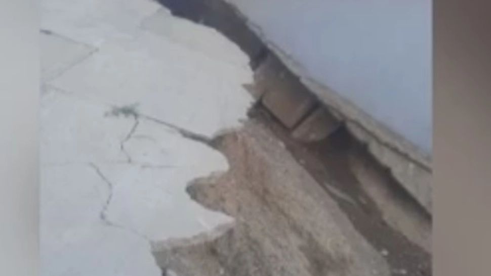 Pericol uriaș în România: Încă un pod stă să se prăbușească după cel din Neamț - Craterul de la Milișăuți