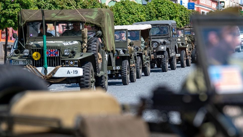 Război în Ucraina. Armata rusă mută convoaie militare la Herson