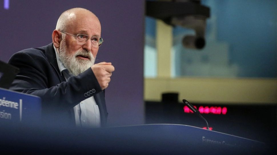 Frans Timmermans, vicepreședintele Comisiei Europene, cadou special de la un fost internațional român