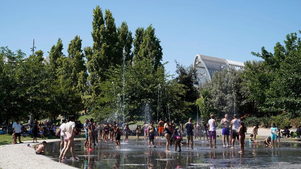 Atenţionare de călătorie pentru românii care merg în Spania. Temperaturile ajung la 45 de grade
