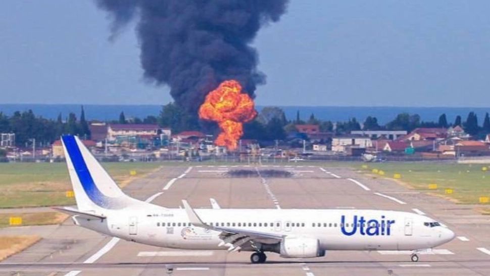 Incendiu de proporții lângă aeroportul din Soci! Un nor negru și gros s-a ridicat în aer: ALERTĂ MAXIMĂ