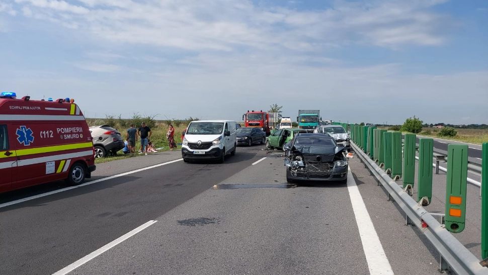 Carambol cu 6 mașini pe Autostrada Soarelui: 3 persoane sunt rănite